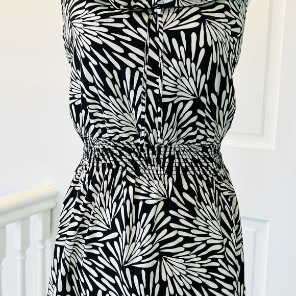 Banana Republic Sleeveless Floral Maxi Dress (size 2) - Picture 5 of 14